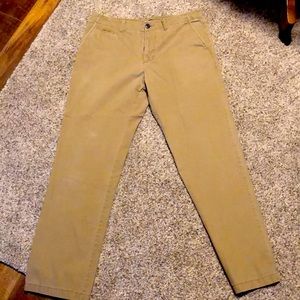 Old navy khakis, great condition, worn once. 32” inseam. No flaws.